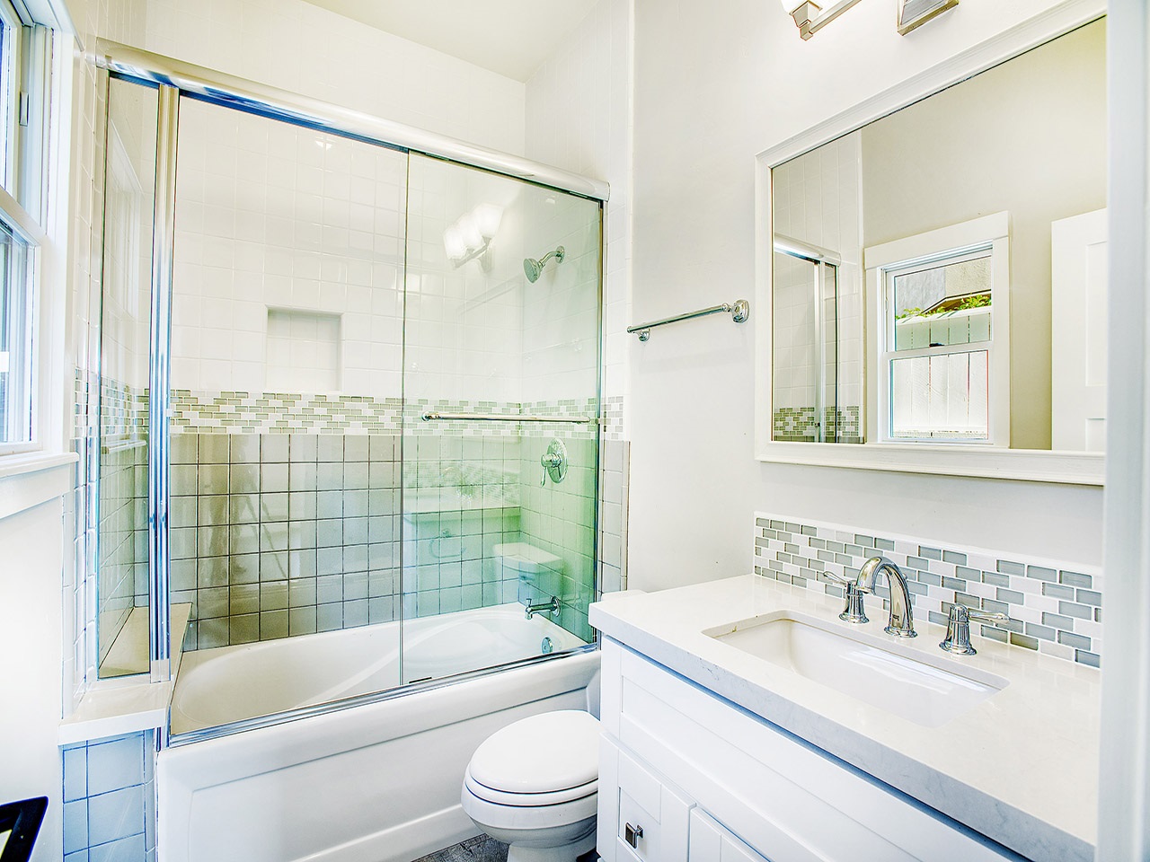 3423 Bayonne Drive San Diego, CA 92109 - Photo 11 of 25 Downstairs Private Bathroom