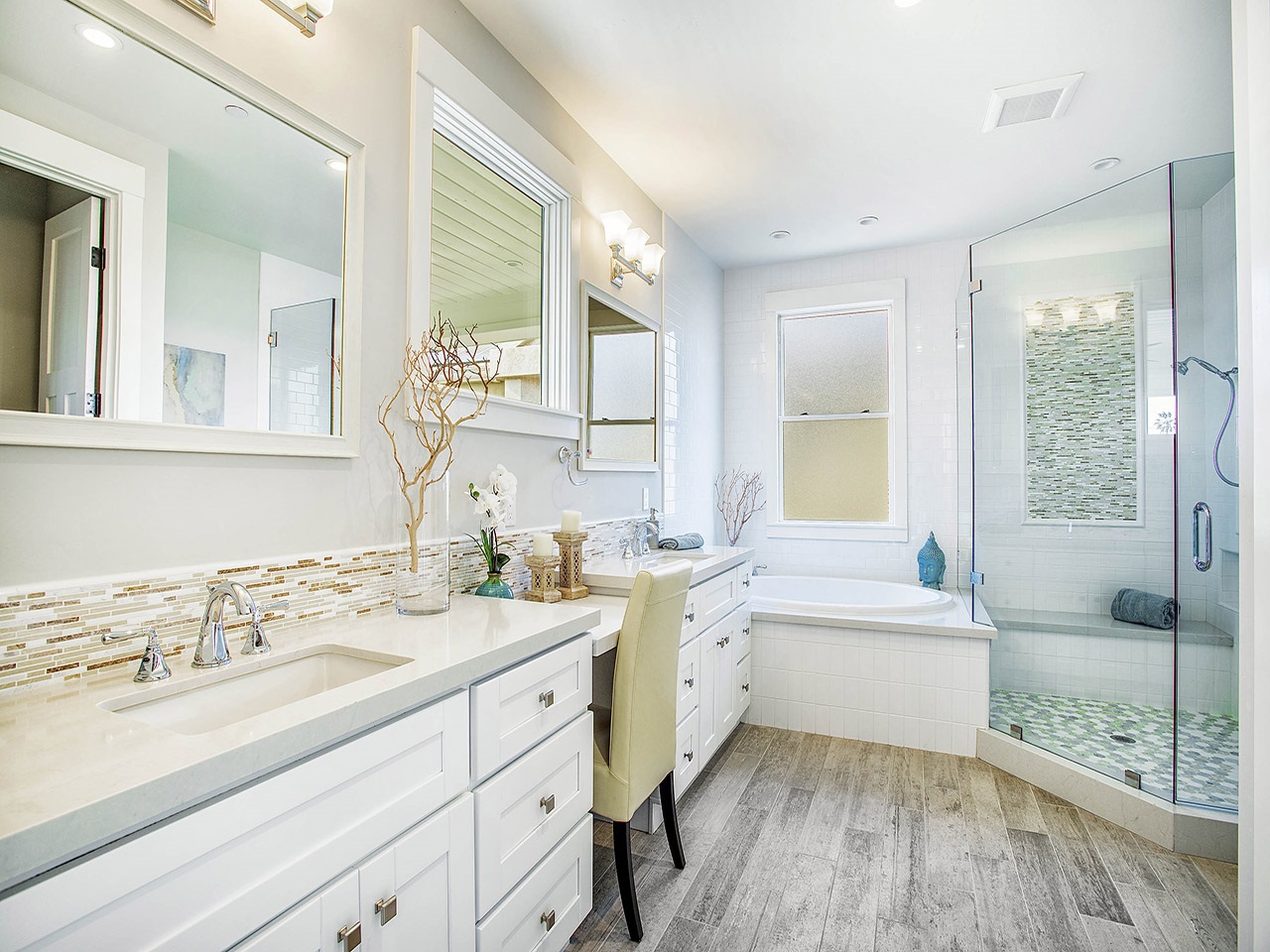 3423 Bayonne Drive San Diego, CA 92109 - Photo 21 of 25 with Double Vanity, separate shower and over-sized tub