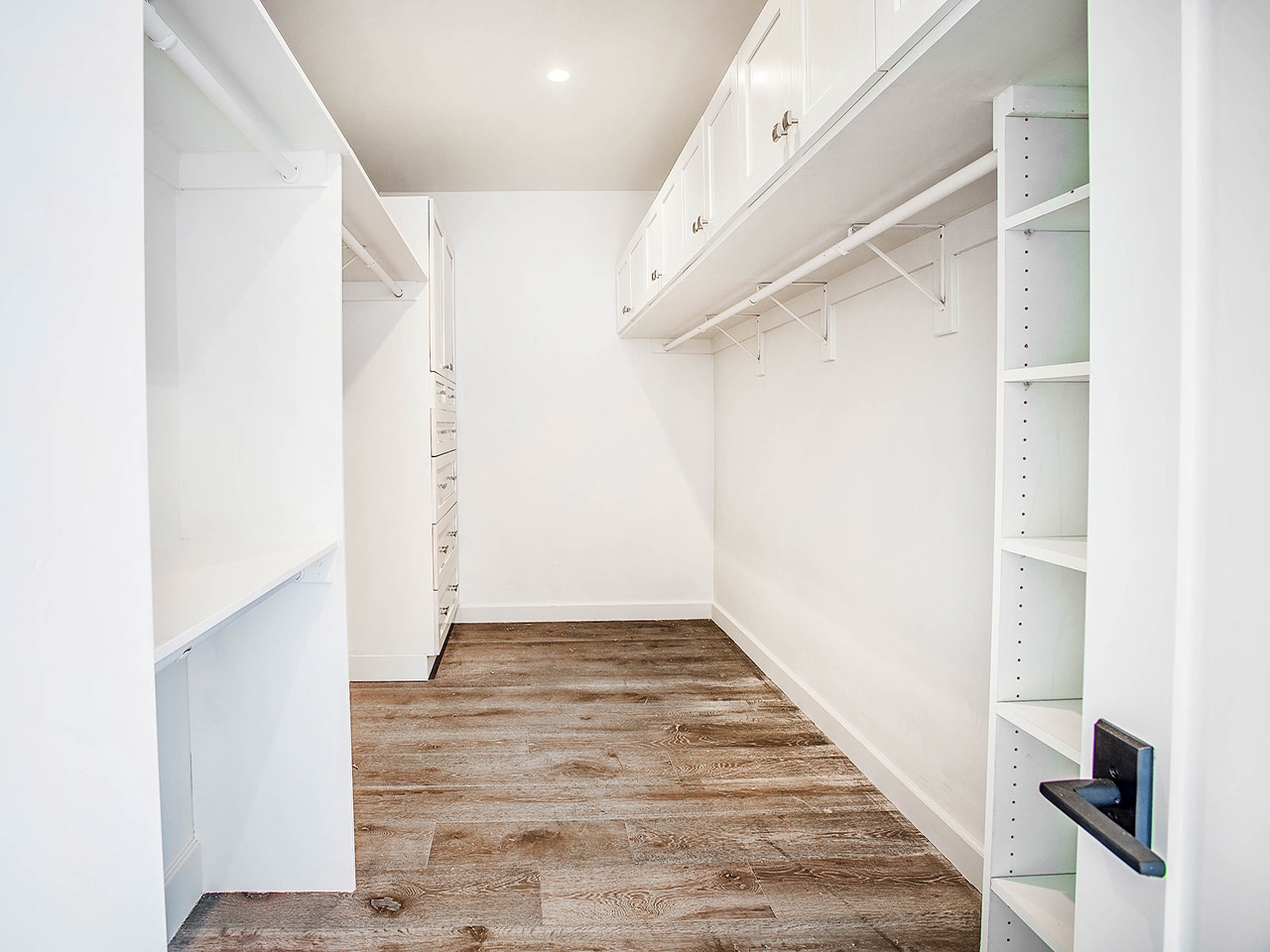 3423 Bayonne Drive San Diego, CA 92109 - Photo 22 of 25 Master Walk-In Closet