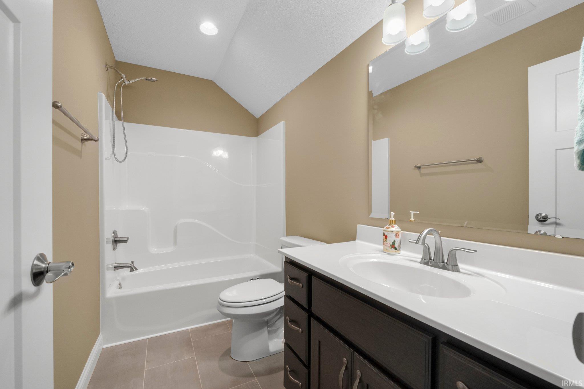 13642 Stone Table Boulevard Fort Wayne, IN 46845 - Photo 27 of 36