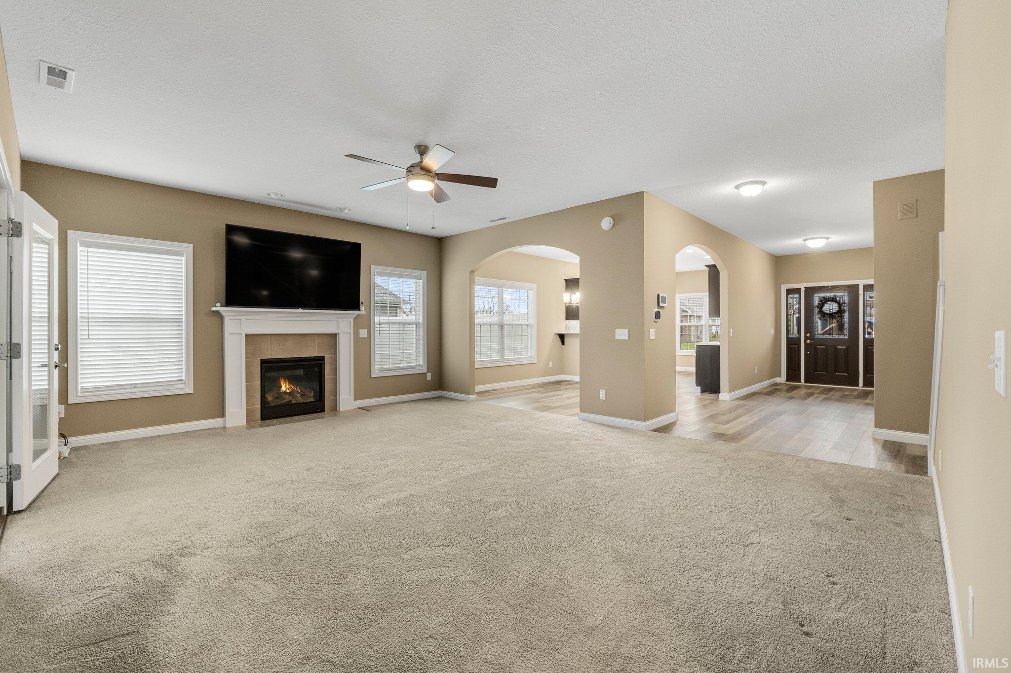 13642 Stone Table Boulevard Fort Wayne, IN 46845 - Photo 8 of 36