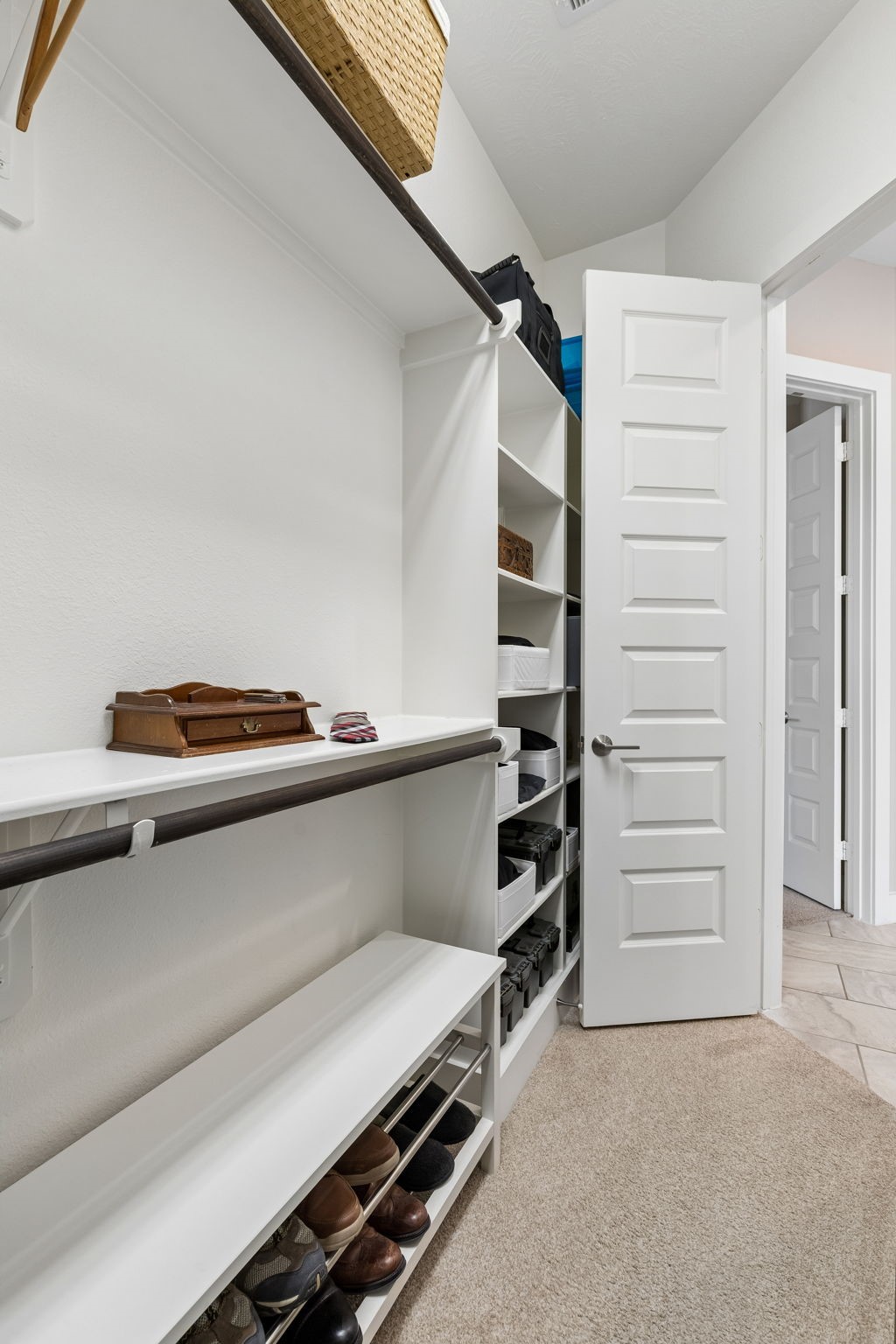 6514 Woodleaf Lake Loop Katy, TX 77493 - Photo 16 of 32 These oversized spaces ensure effortless organization for any wardrobe.