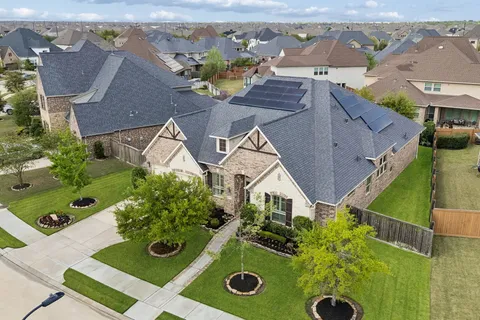 $585,000 | 6514 Woodleaf Lake Loop, Katy, TX 77493