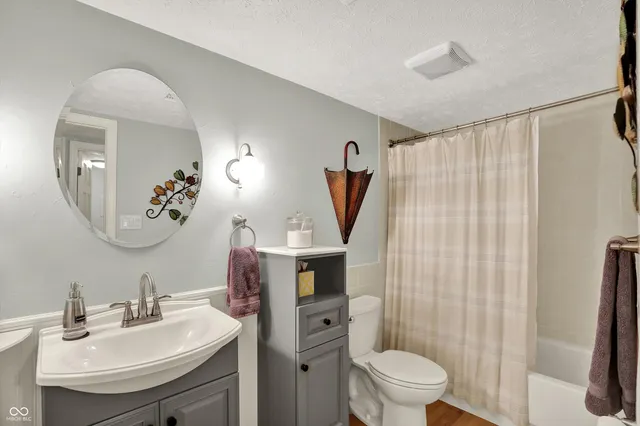 $350,000 | 104 Knoll Court, Unit C, Noblesville, IN 46062