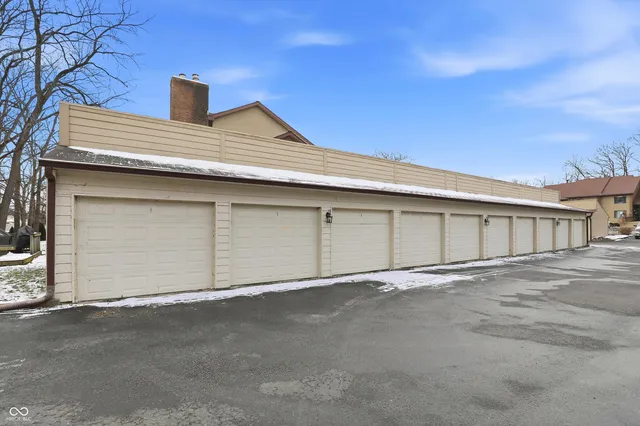 $350,000 | 104 Knoll Court, Unit C, Noblesville, IN 46062