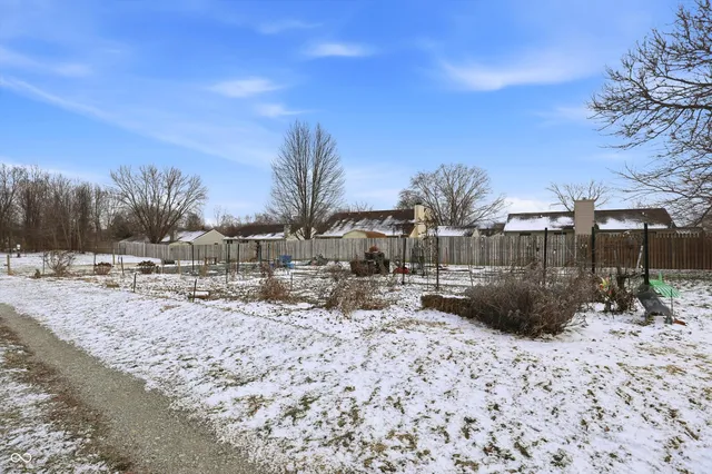 $350,000 | 104 Knoll Court, Unit C, Noblesville, IN 46062