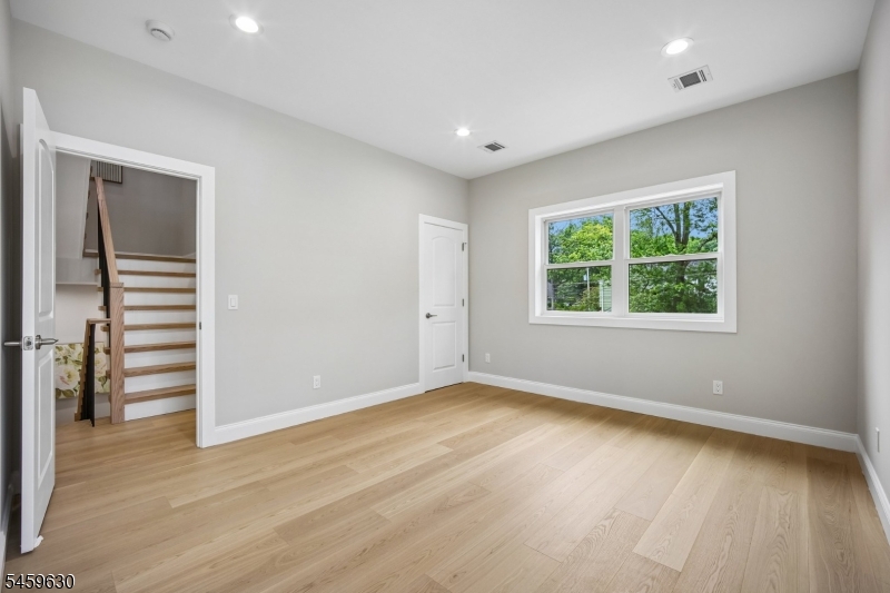 5 Briar Cliff Road Livingston, NJ 07039 - Photo 21 of 47 Gallery Image 21