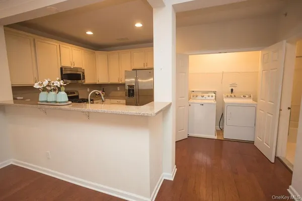 $425,000 | 919 Saratoga Lane, Fishkill, NY 12524