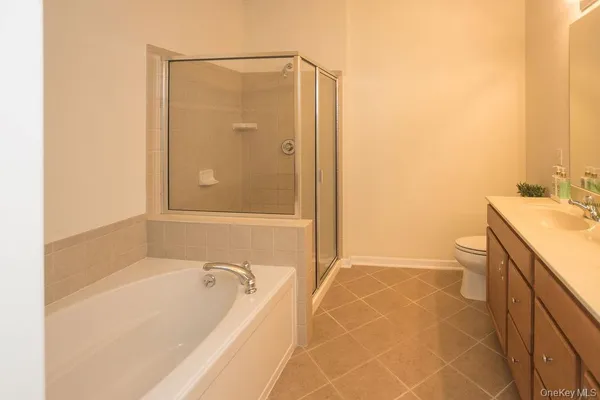 $425,000 | 919 Saratoga Lane, Fishkill, NY 12524