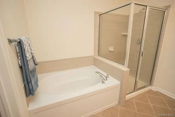 $425,000 | 919 Saratoga Lane, Fishkill, NY 12524