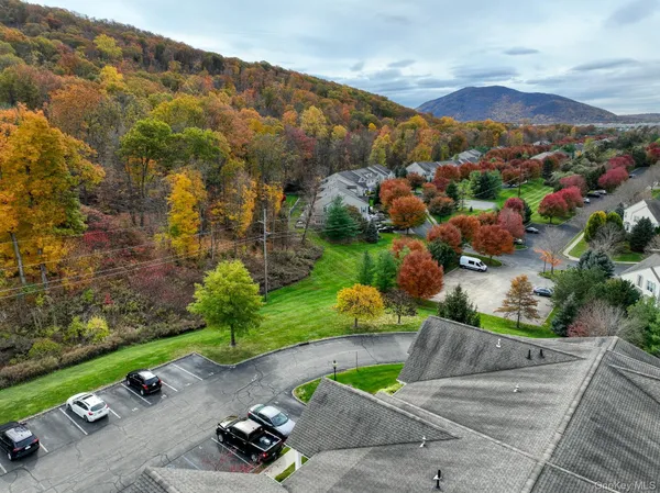 $425,000 | 919 Saratoga Lane, Fishkill, NY 12524