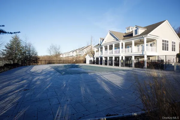 $425,000 | 919 Saratoga Lane, Fishkill, NY 12524