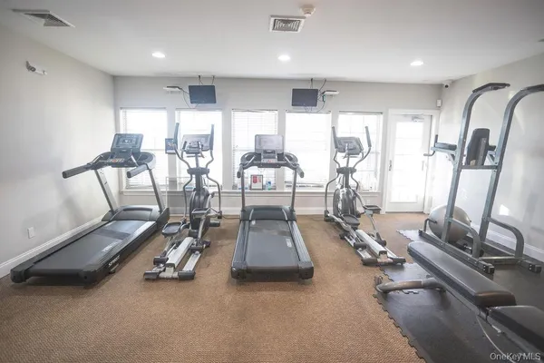 $425,000 | 919 Saratoga Lane, Fishkill, NY 12524