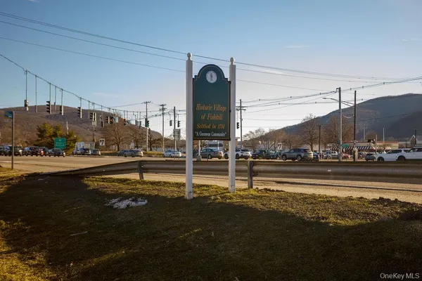 $425,000 | 919 Saratoga Lane, Fishkill, NY 12524