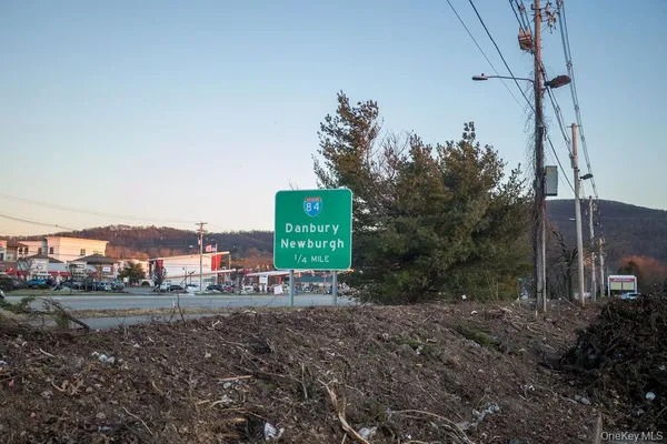 $425,000 | 919 Saratoga Lane, Fishkill, NY 12524