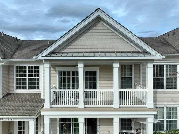 $425,000 | 919 Saratoga Lane, Fishkill, NY 12524