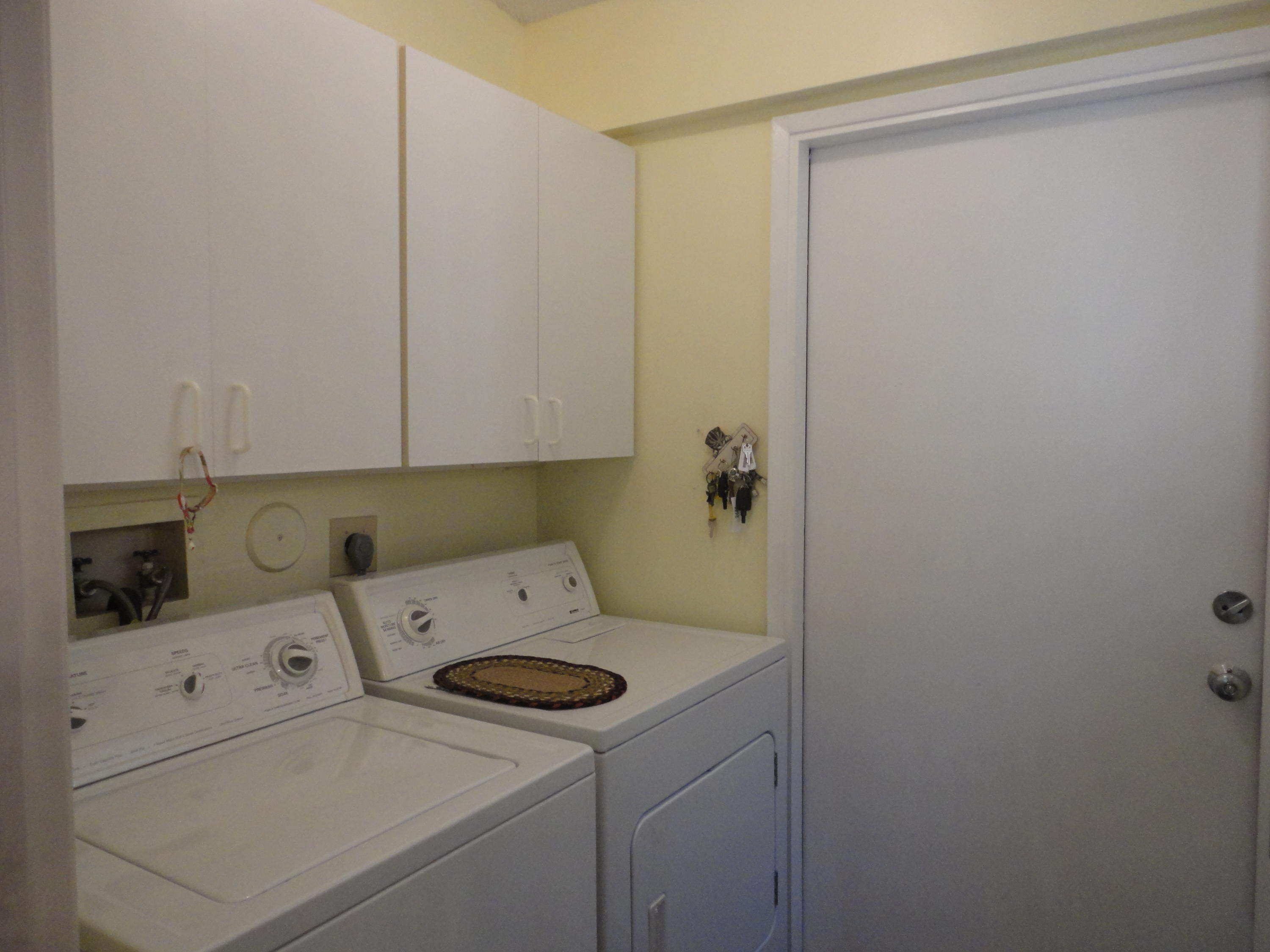 8278 Springlake Drive, Unit E Boca Raton, FL 33496 - Photo 21 of 35 Laundry Room