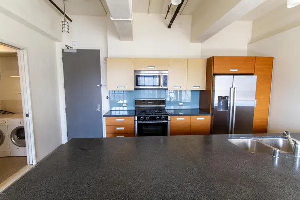 $1,950 | 746 South Los Angeles Street, Unit 1007, Los Angeles, CA 90014