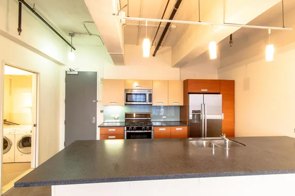 $1,950 | 746 South Los Angeles Street, Unit 1007, Los Angeles, CA 90014