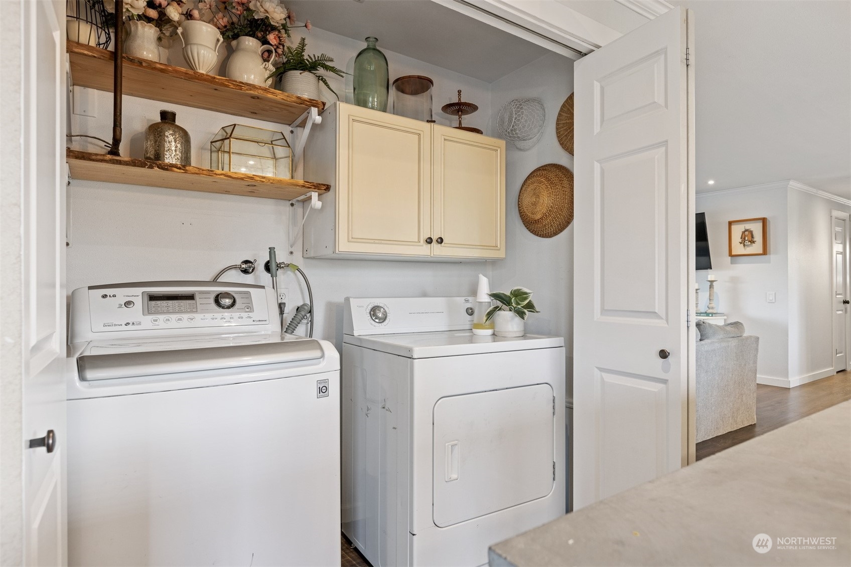 7379 Hannegan Road Lynden, WA 98264 - Photo 22 of 32 a utility room with dryer and washer