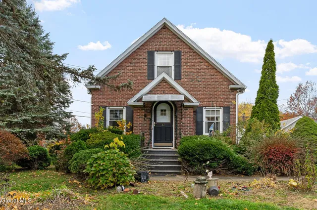 $234,900 | 42 Collins Place, Albany, NY 12208