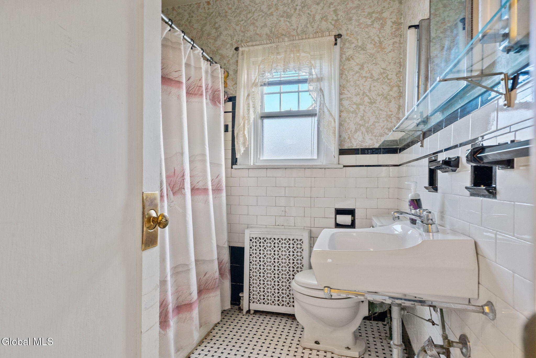 42 Collins Place Albany, NY 12208 - Photo 15 of 50 21-web-or-mls-42-collins-pl