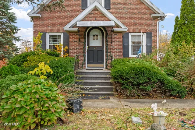 $234,900 | 42 Collins Place, Albany, NY 12208