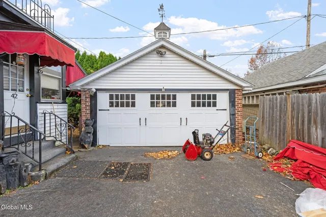 $234,900 | 42 Collins Place, Albany, NY 12208