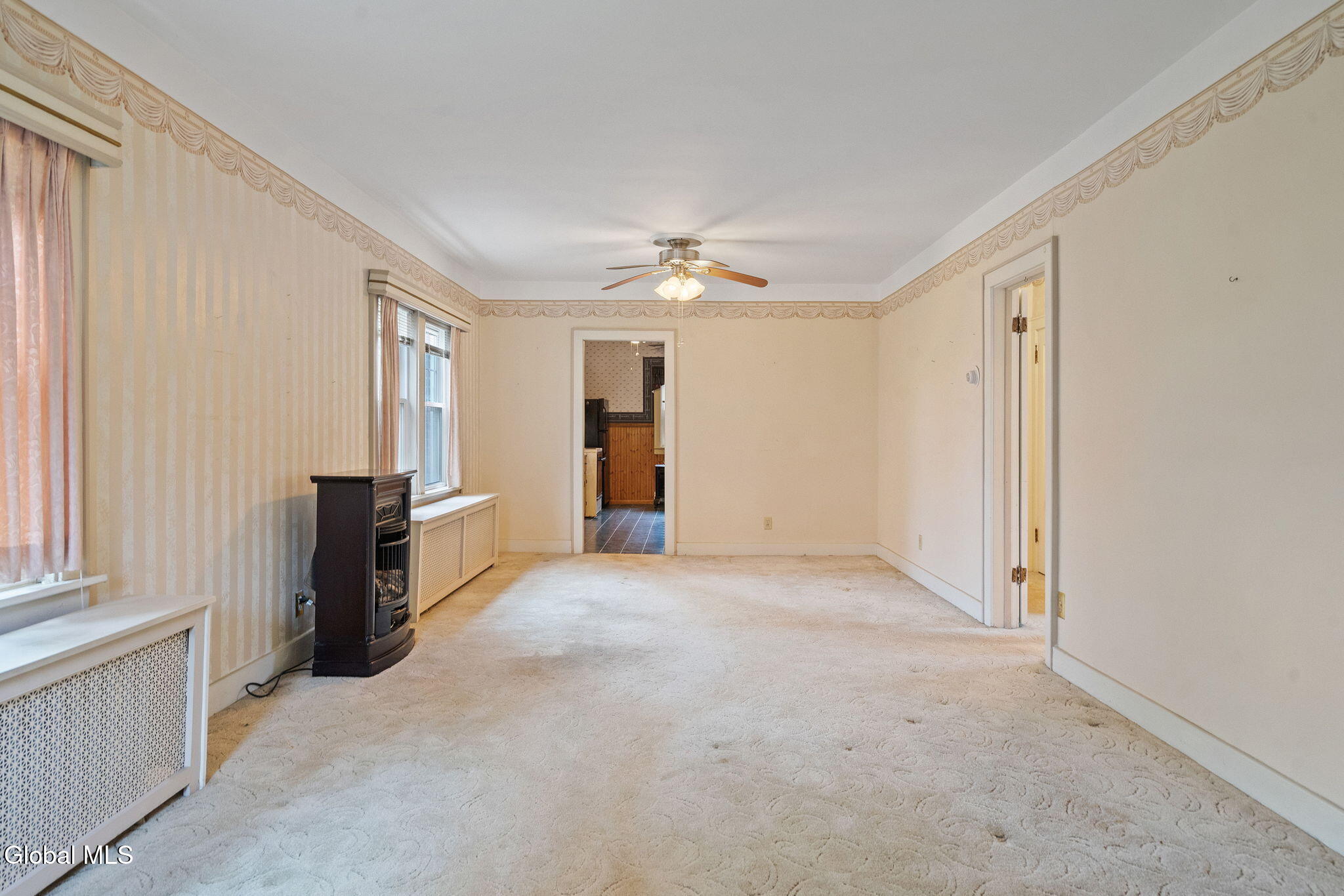 42 Collins Place Albany, NY 12208 - Photo 4 of 50 10-web-or-mls-42-collins-pl