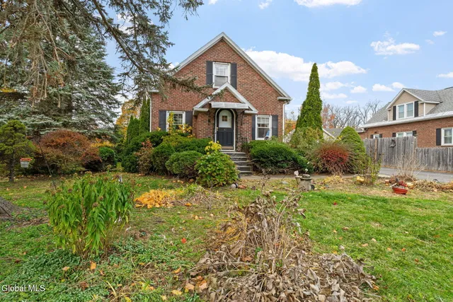 $234,900 | 42 Collins Place, Albany, NY 12208