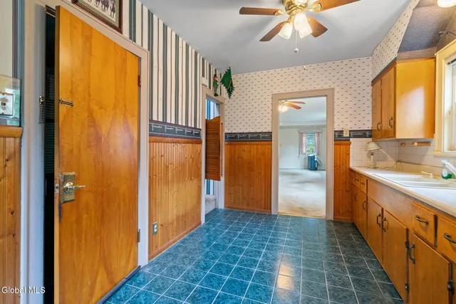 $234,900 | 42 Collins Place, Albany, NY 12208