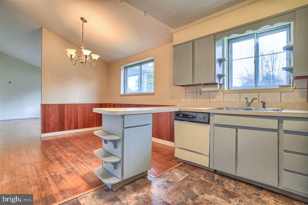 2458 Princeton Road York, PA 17402 - Photo 15 of 31 Gallery Image 15