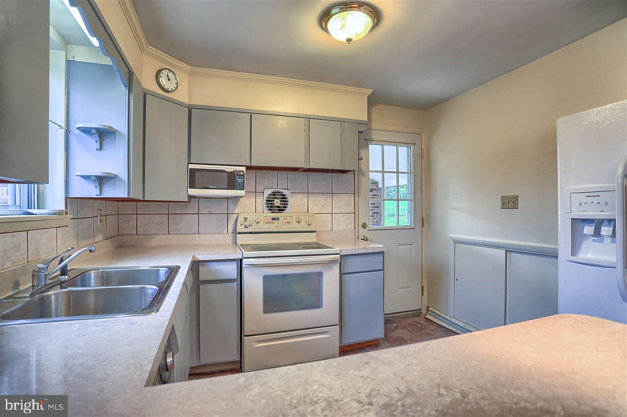 2458 Princeton Road York, PA 17402 - Photo 18 of 31 Gallery Image 18