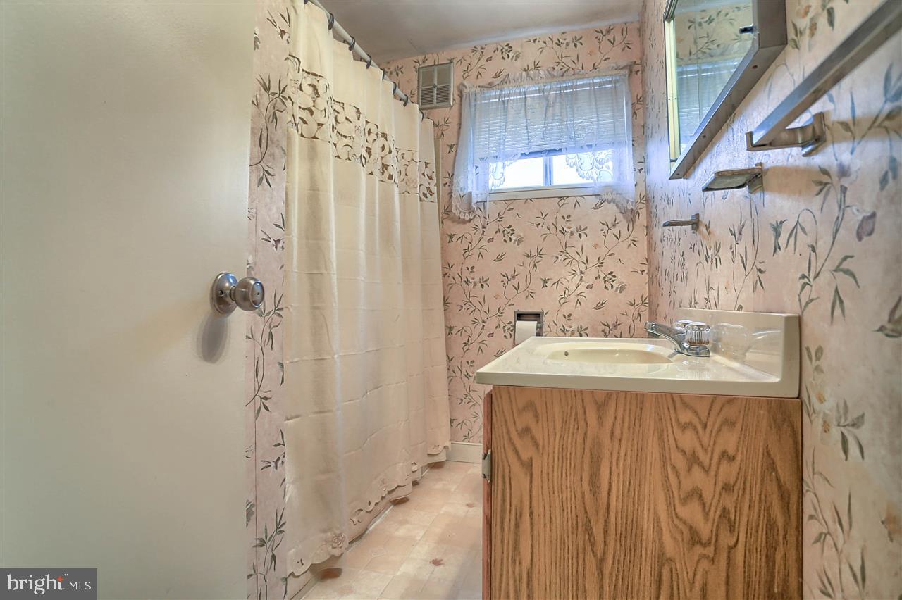 2458 Princeton Road York, PA 17402 - Photo 30 of 31 Gallery Image 30