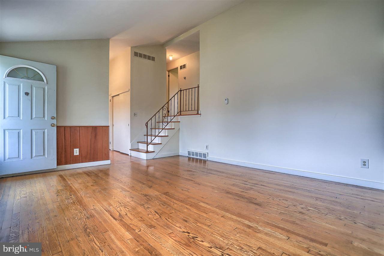 2458 Princeton Road York, PA 17402 - Photo 7 of 31 Gallery Image 7