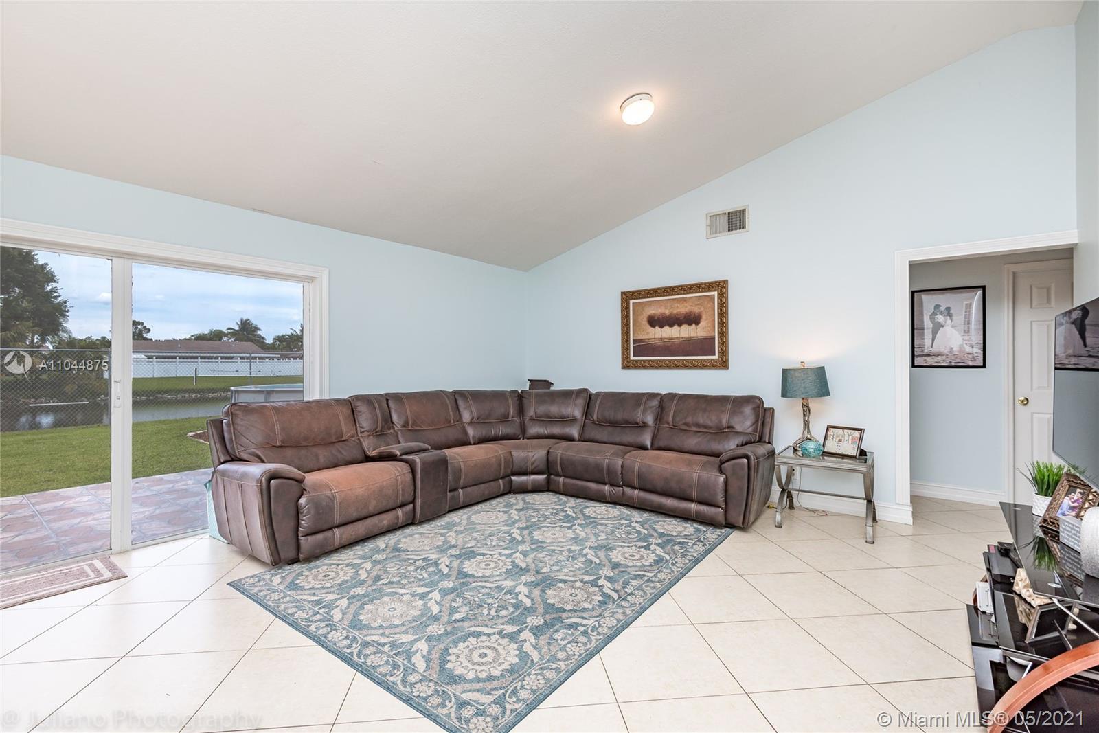 19342 Liberty Road Boca Raton, FL 33434 - Photo 4 of 20