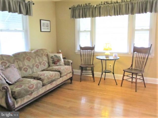 564 Fairmount Road Linthicum Heights, MD 21090 - Photo 3 of 33