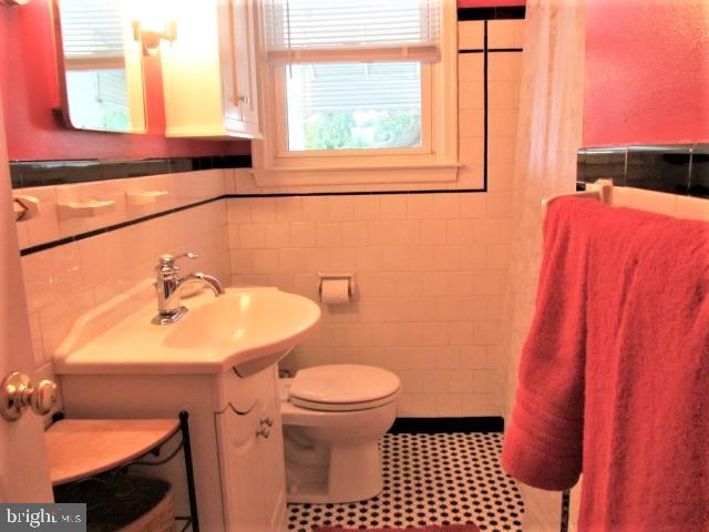 564 Fairmount Road Linthicum Heights, MD 21090 - Photo 21 of 33