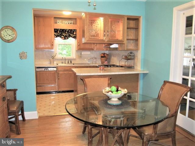 564 Fairmount Road Linthicum Heights, MD 21090 - Photo 5 of 33 Lovely dining room!