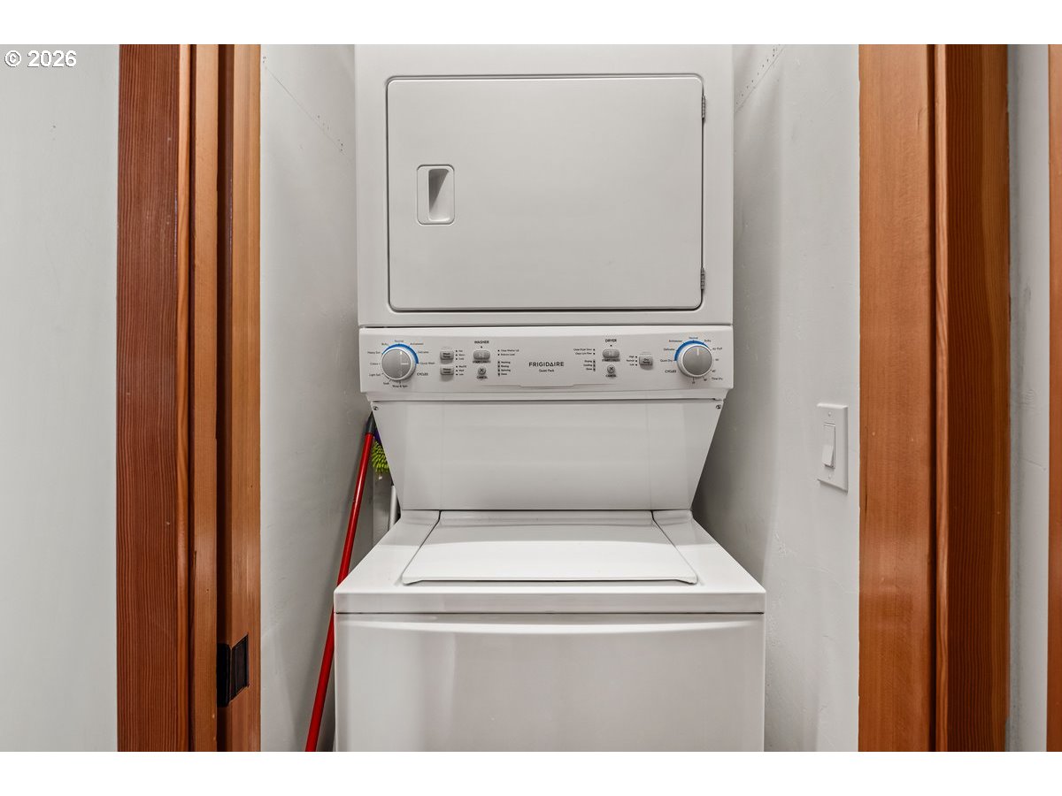 4975 Heceta Beach Road Florence, OR 97439 - Photo 24 of 48 a utility room with dryer and washer