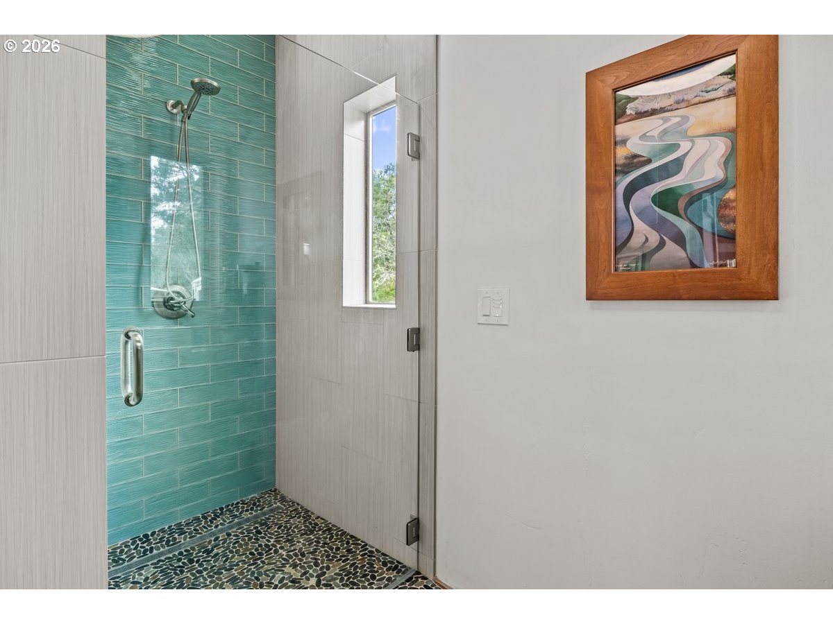 4975 Heceta Beach Road Florence, OR 97439 - Photo 27 of 48 Bathroom