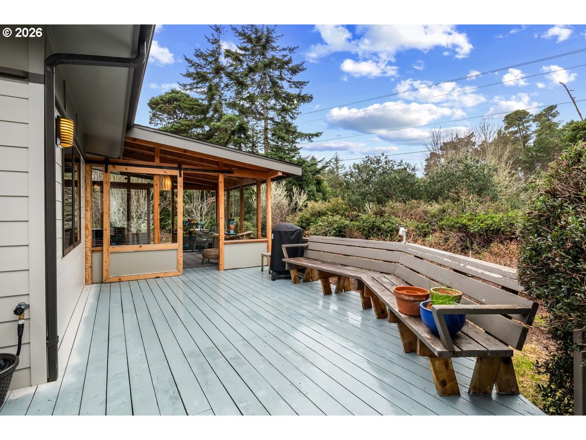 4975 Heceta Beach Road Florence, OR 97439 - Photo 42 of 48 Sitting Room