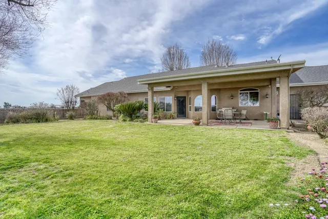 $1,350,000 | 350 North Floyd Avenue, Fresno, CA 93706