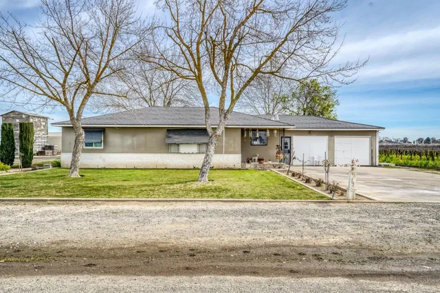 $1,350,000 | 350 North Floyd Avenue, Fresno, CA 93706