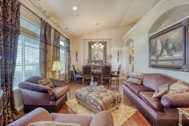 $1,350,000 | 350 North Floyd Avenue, Fresno, CA 93706