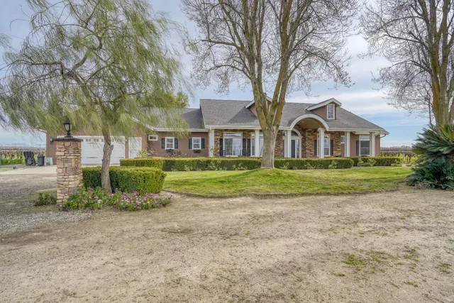 $1,350,000 | 350 North Floyd Avenue, Fresno, CA 93706