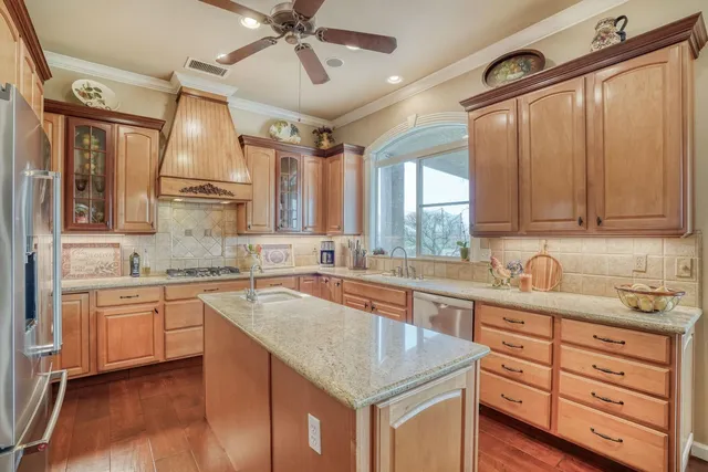 $1,350,000 | 350 North Floyd Avenue, Fresno, CA 93706