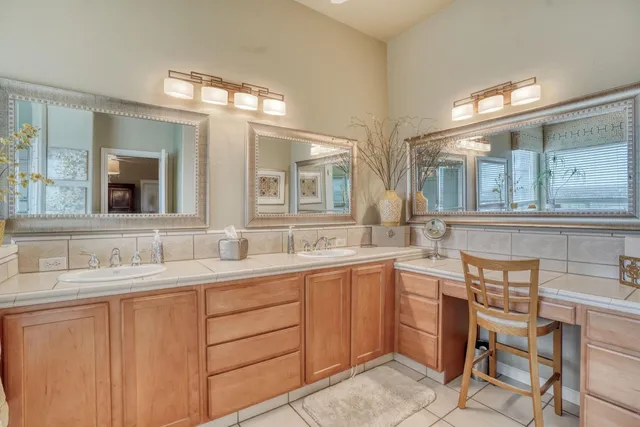 $1,350,000 | 350 North Floyd Avenue, Fresno, CA 93706