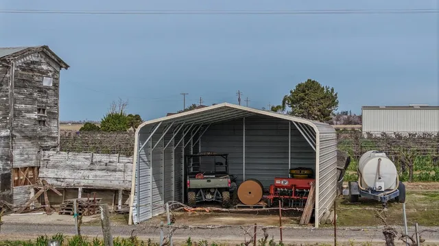 $1,350,000 | 350 North Floyd Avenue, Fresno, CA 93706