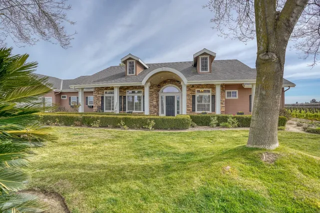 $1,350,000 | 350 North Floyd Avenue, Fresno, CA 93706